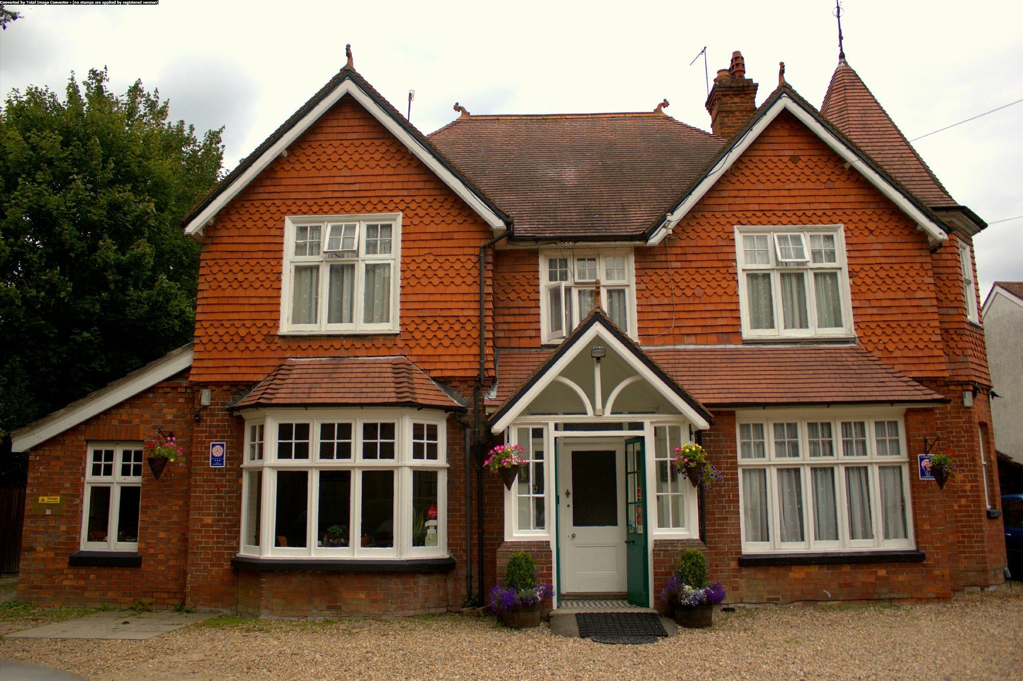 Gatwick Turret Guest House Horley Exterior photo